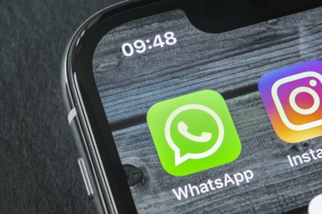 WhatsApp Symbol auf Smartphone