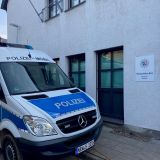 Das Polizeimobil vor der Wache Rheinbach.